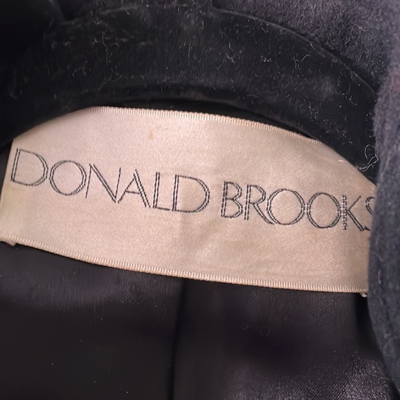 Donald Brooks vintage wool winter coat with pleated bottom EUC - Picture 5 of 5